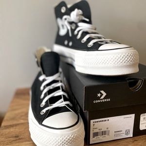 Brand new, boxed Converse Chuck Taylor Allstar Lift Platform High tops